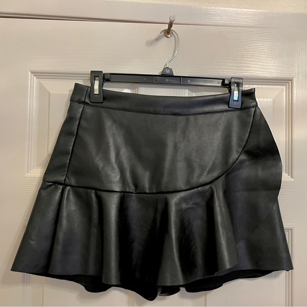 Hausen Ruffle Mini Skort Size M